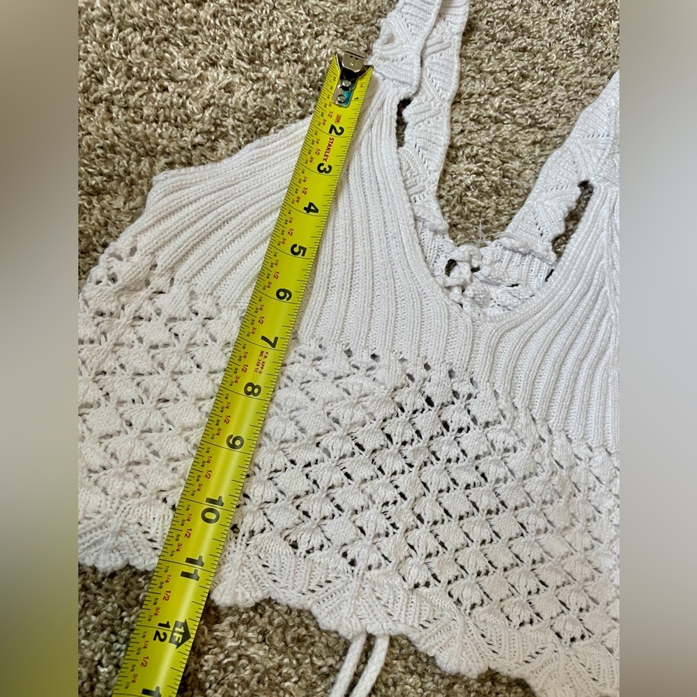 Forever 21 | Crotchet Tie-Back Top | FREE WITH PURCHASE - Picture 3 of 5